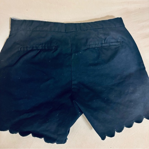 Banana Republic Navy Blue Scalloped Mid Rise Shorts Size 6 EUC - Picture 7 of 7